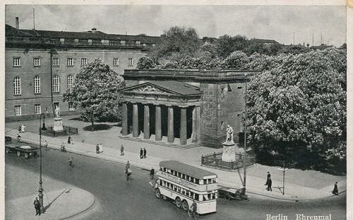 Berlin ehrenmal gl1937 117 588 - berlin,